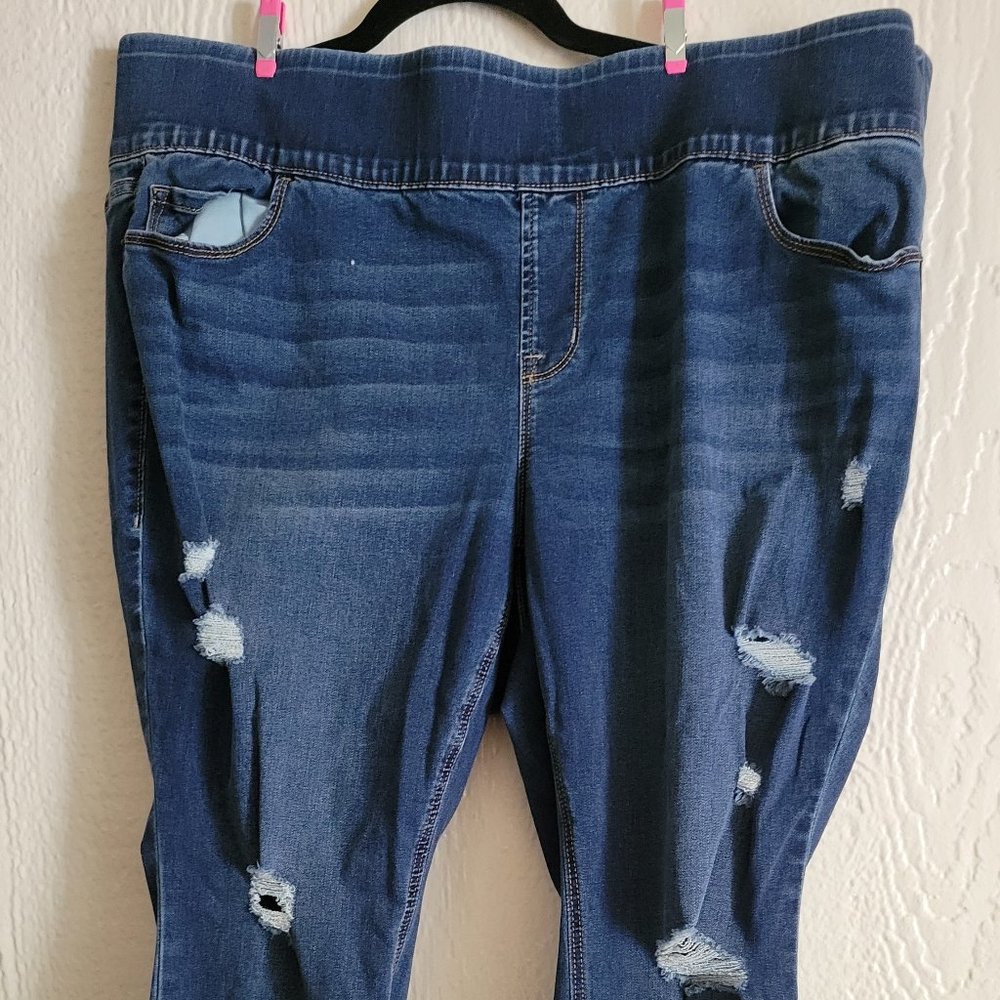Torrid - Pull Up Ripped Jeans Size 3
